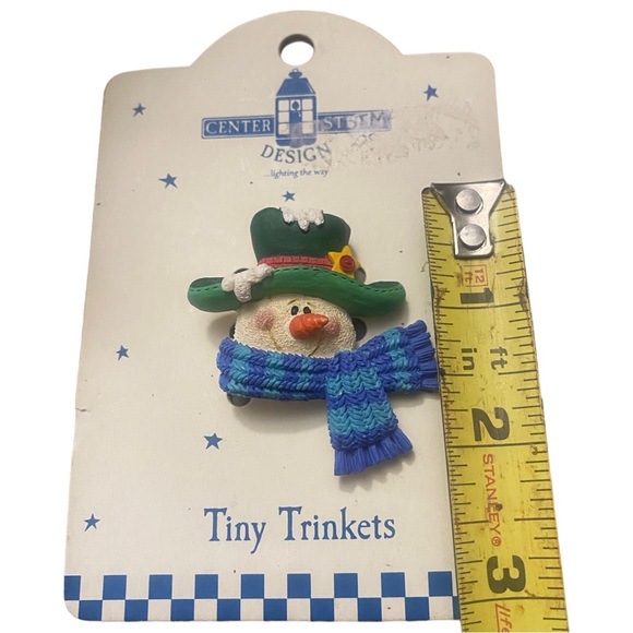 Lot of 3 Christmas Holiday Themed Costume Brooches (Snowman, Santa, Snowflake) - Picture 3 of 8